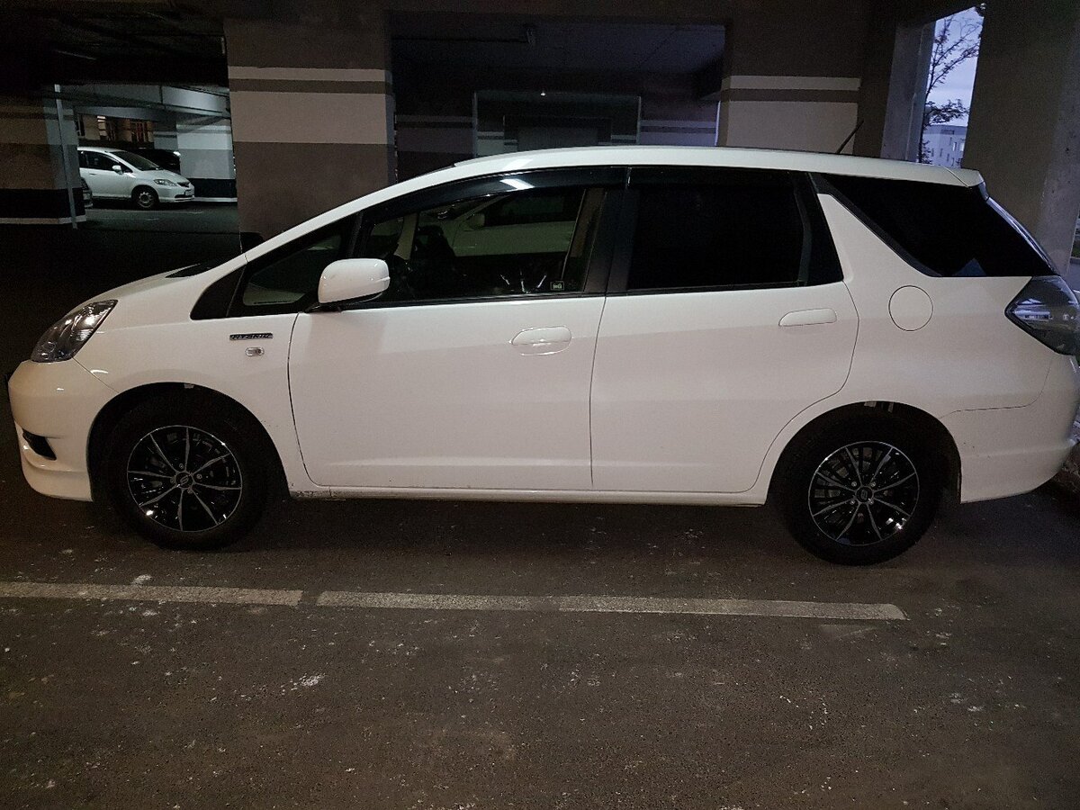 Honda Fit Shuttle, 2012