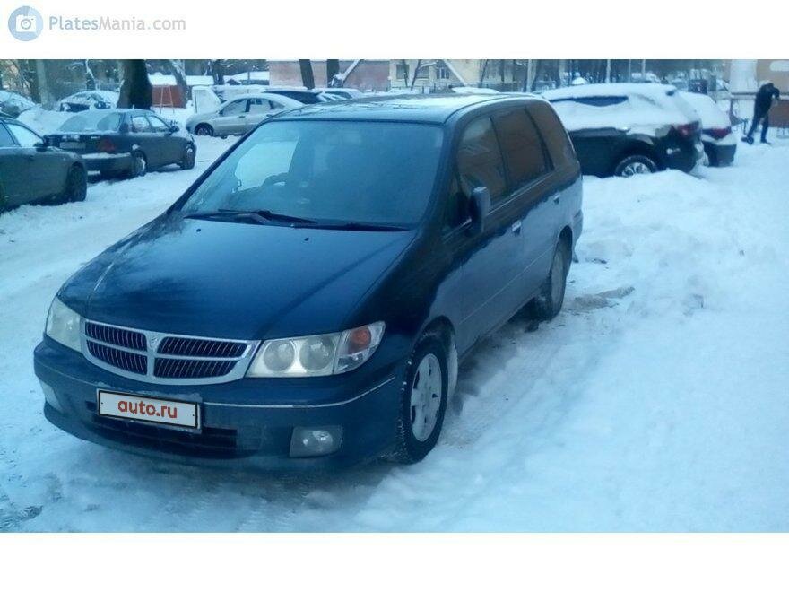 Nissan Presage, 1999